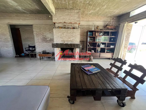 Casa En Venta Frente Al Mar En Balenario Buenos Aires
