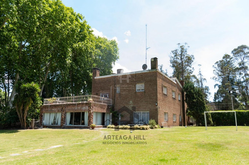 Vendo: Gran Propiedad En Colón, Sobre Avenida Lezica