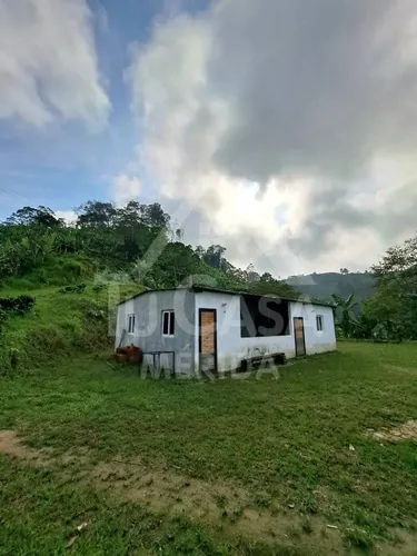 Finca Santa Cruz De Mora