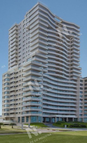 Imagen 17 de 22 de Apartamento En Torre Lobos Frente A Playa Brava, 3 Suites Y Servicio - Punta Del Este Brava