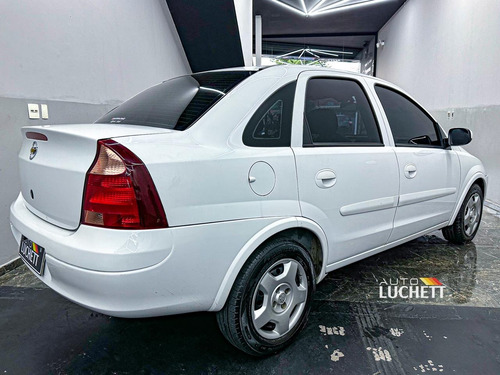 Chevrolet Corsa Sedan 1.8 Premium Flex Power 4p