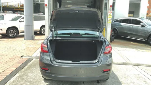 Mazda 2 Touring Sedan 2020
