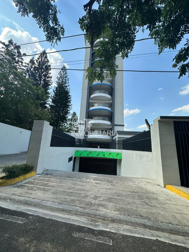 La Trinitaria. Santiago, Apto En Renta De 350mt² Con Piscina, Ascensor Y Planta Eléctrica En Proyecto Cerrado Con Seguridad 24/7.