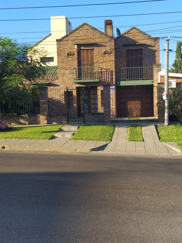 Imagen 1 de 14 de Casa 5 Ambientes Y 2 Baños