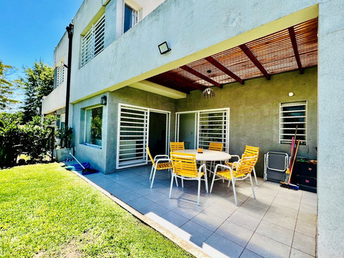 Imagen 15 de 20 de Vendo Casa Del Este 2 Dormitorios, Ampliable A 4, Jardín Con Piscina, Sin Expensas!!