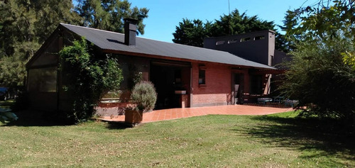 Casa En Venta - 3 Dormitorios 2 Baños 2 Cocheras - 4392 Mts2 - Abasto
