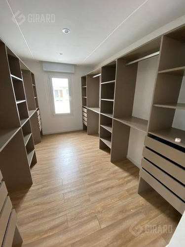 Imagen 13 de 30 de Excelente Casa Moderna En Exclusivo Barrio Rumenco.