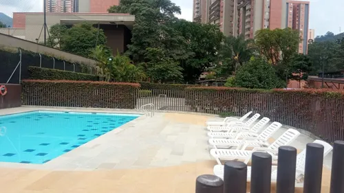 Apartamento En Venta En Loma San José. Cod V12696