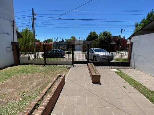 Imagen 2 de 9 de Venta- Casa 3 Habitaciones En Monte Grande!!