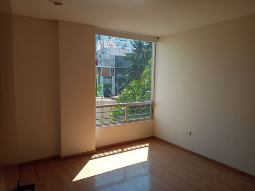 Renta Departamento Con Balcón -excelente Ubicación En La Nápoles-