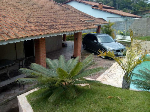 Condomínio Ibiúna 1.000 Mts Casa, Piscina, Boa Localização!