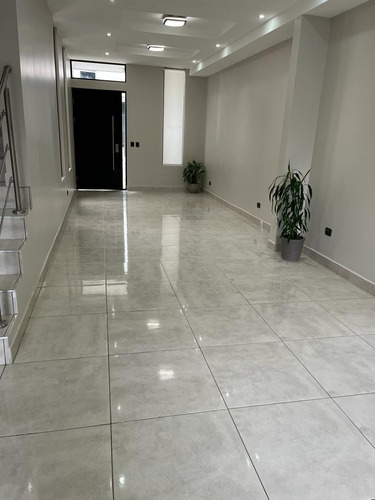 Imagen 2 de 16 de Hermosa Y Moderna Casa En Una Ubicación Privilegiada En Pozos De Santa Ana