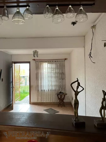 Duplex En Venta 3 Dormitorios, 1 Baño Y Patio Con Parrillero- Ricardo Palma - Flor De Maroñas