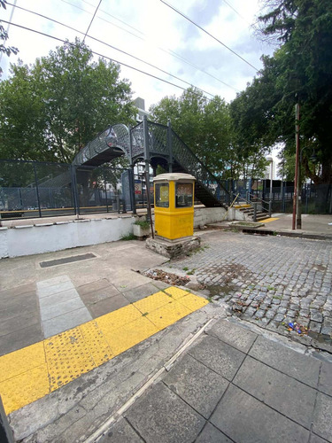 Venta Cochera Cubierta Olivos Excelente Ubicacion