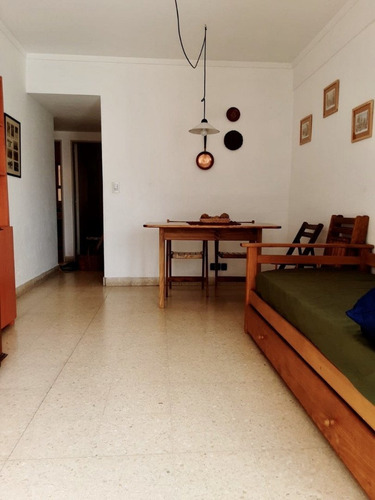 Imagen 2 de 25 de Departamento De Dos Ambientes Con Balcon Al Contrafrente Con Vista Abierta