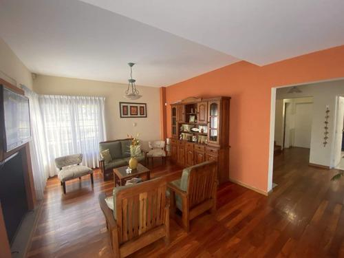 Imagen 4 de 23 de Casa En Venta De 4 Dormitorio Jardines Del Jockey