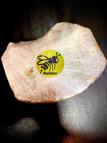 Imagen 2 de 6 de 1kg De Cera De Abeja 100% Natural, Cosechada Artesanalmente