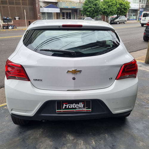Chevrolet Onix 1.4 Lt 98cv