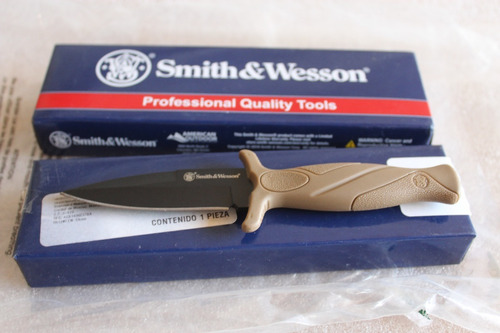 Smith & Wesson Cuchillo De Bota De Alto Carbono 6.25 Plgds.