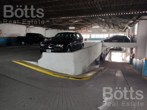 Imagen 7 de 12 de Gran Depósito Ubicado En Pleno Centro De Pompeya