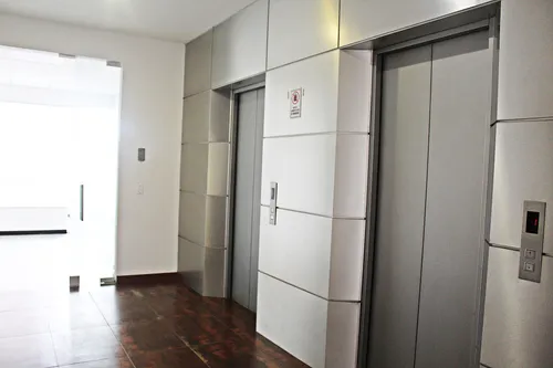 Oficina En Arriendo En Los Rosales. Cod A1105075