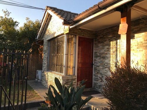 ¡espléndida Y Amplia Casa De 2 Pisos En Venta!