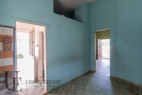 Venta Casa 2 Dormitorios + Apartamento De Servicio, En Pando