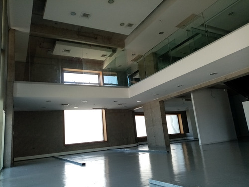 Lindo Local De 462 M2 Con Gran Acceso Desde La Calle