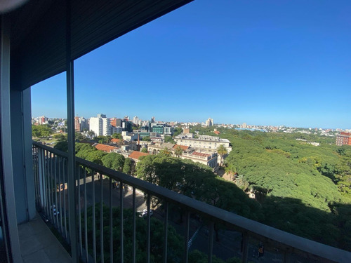 Vendo O Permuto Apartamento Vista Unica Al Pque. Batlle Piso 11 Precio U$ 270.000 Posible Finan.