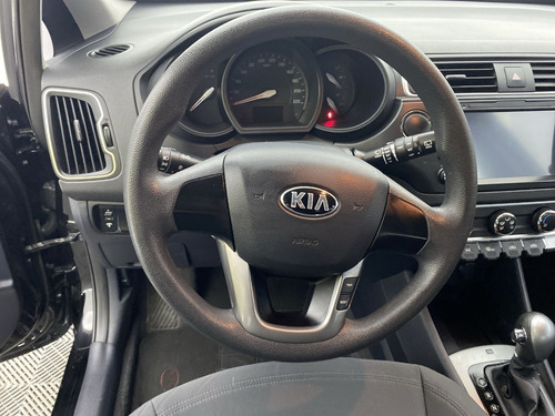 Imagen 21 de 25 de Kia Rio Spice R 1.4 At