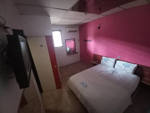 Imagen 13 de 14 de Hotel En Av Andrés Bello En Venta