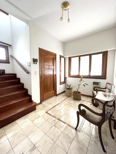 Casa En Venta En Vte. Lopez - 5 Amb.