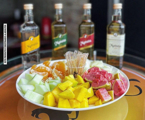 Cachaça Matuta Mel E Limão 300 Ml Abelha Rainha Pequena Mini