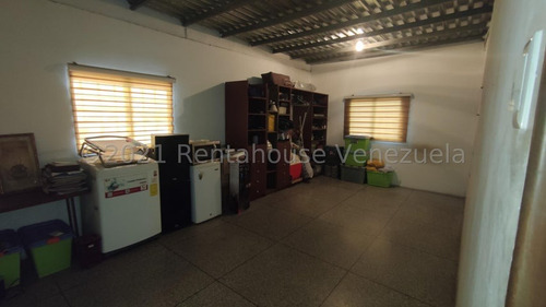 Edificio En Venta Centro De Barquisimeto Kenlimar Nieto 23-23481