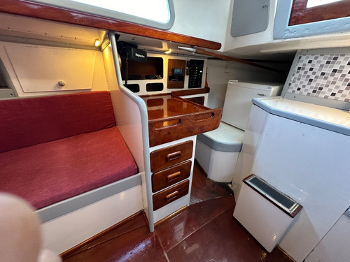 Velero Plenamar 30 - Motor Interno Yanmar 15hp