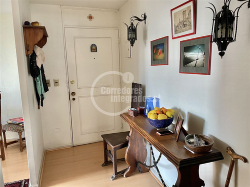 Departamento En Venta De 3 Dorm. Metro Manquehue