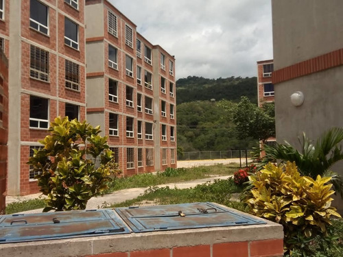 Imagen 1 de 12 de Apartamento En Venta Parroquia Carayaca Edo. La Guaira