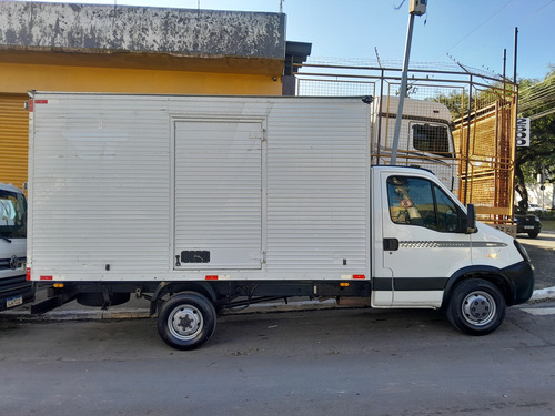 Iveco Daily 35s14 2017 Baú Único Dono Km Baixo
