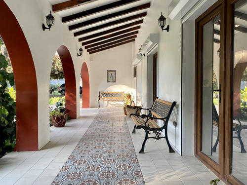 Bajo De Precio! Parcela Con 2 Casas, Excelente Conectividad