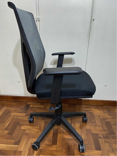 Imagen 12 de 12 de Silla Cool Oficina Con Apoya Cabeza Y Lumbar Base Negra