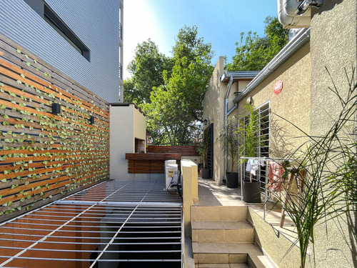 Casa De 2 Dormitorios Comodin Con Cocheras, Patio, Terraza
