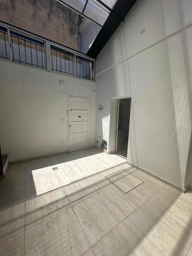 4 Ambientes Tipo Casa Sin Expensas, Refaccionado A Nuevo!!