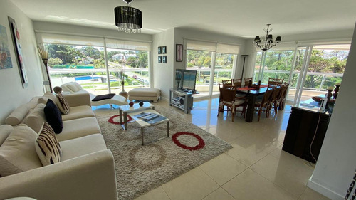 Apto En Torre De Alta Gama, 2 Suites Dep - Playa Mansa