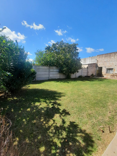 Casa Multiuso En Perfectas Condiciones Con Servicios De Gas Natural, Cloacas, Y Luz