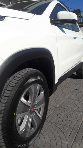 Imagen 4 de 21 de Fiat Toro 1.8 Nafta 170 E-torq Evo Freedom At6