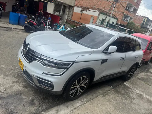 Renault Koleos 2.5 Intens 4X4 Bose