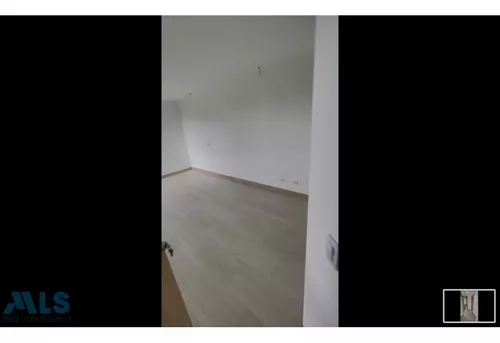Tu Nuevo Hogar Te Espera: Moderno Y Listo Para Ti.(mls#249608)