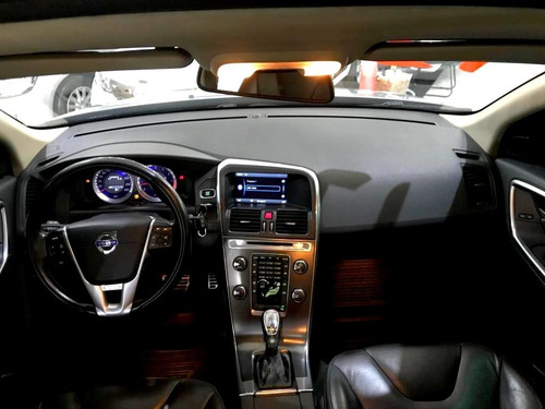 Volvo Xc60 2.0 T5 R Design Turbo Gasolina 4p Automático