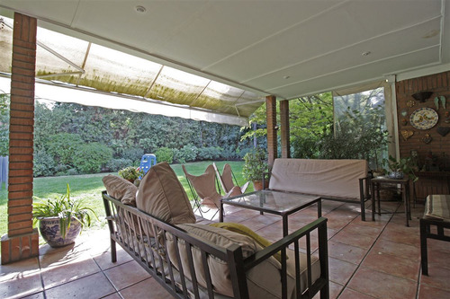 Casa En Venta De 7 Dorm. En Lo Barnechea