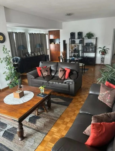 Venta De Lujoso Apartamento De 3 Dormitorios En El Centro